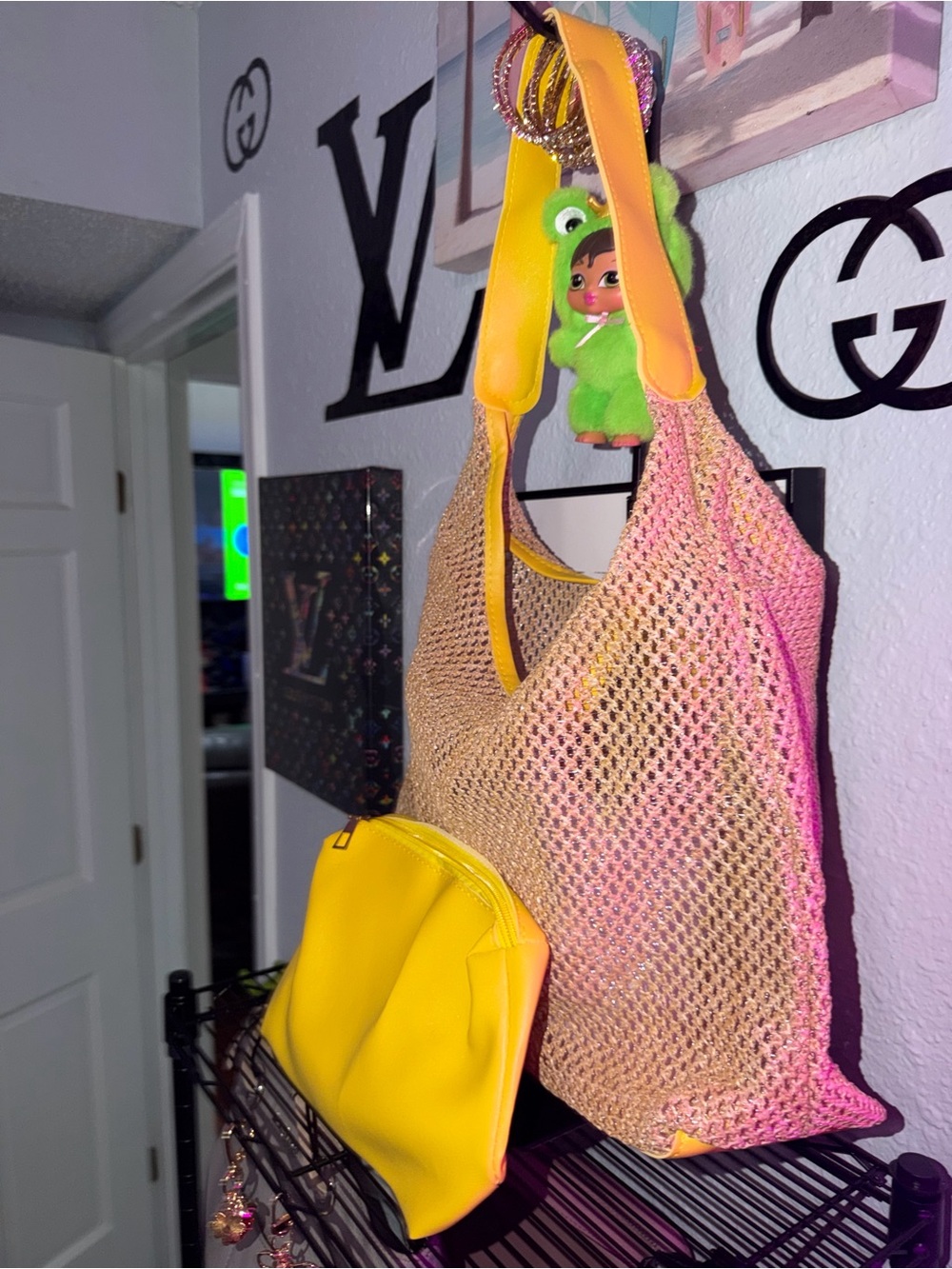 Accent Woven Shoulder Bag with Removable Pouch - GREAT BEACH BAG!!! - Picture 8 of 9